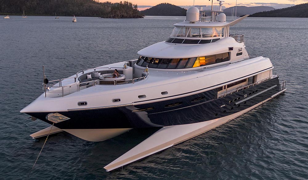 Spirit Yacht multi-hulled
