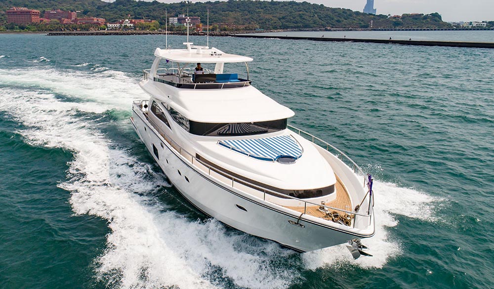 Johnson Yachts - 80 line