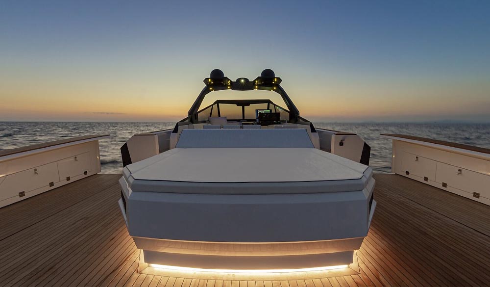 Evo R6 Open Yacht