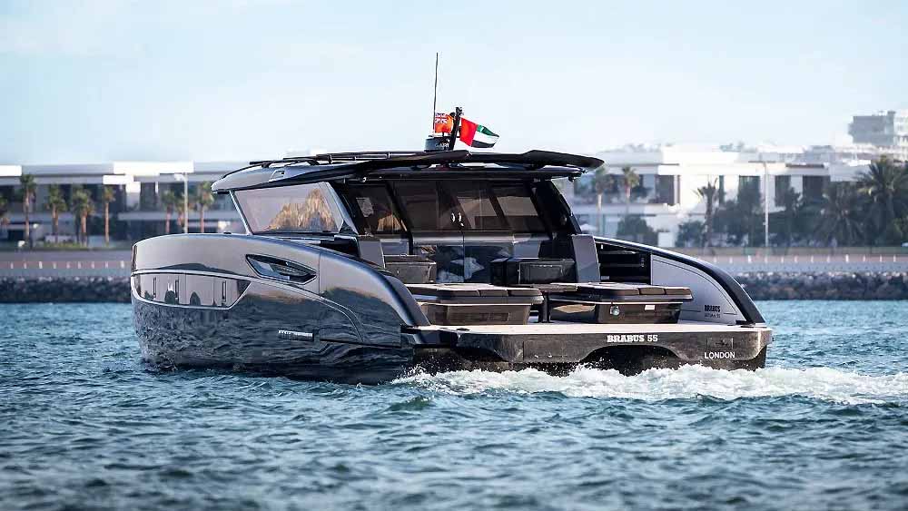BRABUS ULTIMA 55, il catamarano ad alte prestazioni che porta il carattere delle supercar sul mare