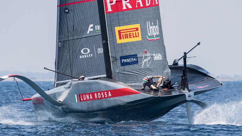 Luna Rossa returns to the water in Cagliari and narrowly avoids a capsize