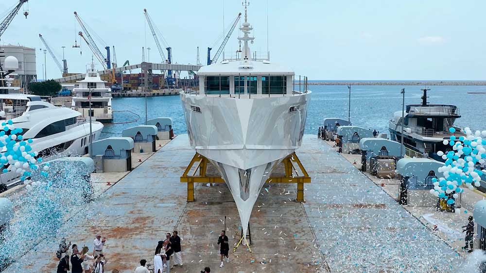 Genie Blu lascia Antalya, il superyacht di 45 metri sceglie lo spazio prima del volume