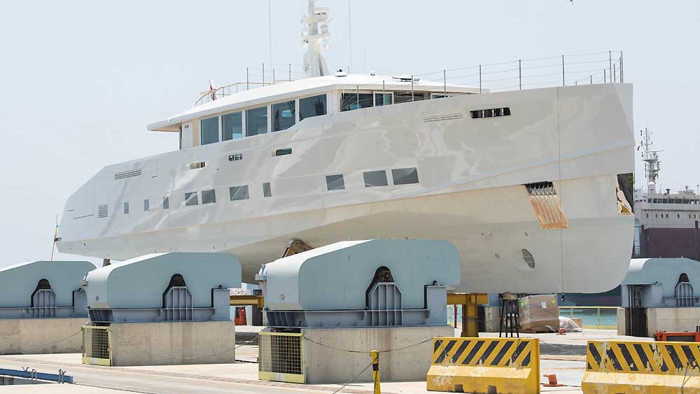 Genie Blu leaves Antalya, the 45-metre superyacht puts space before volume
