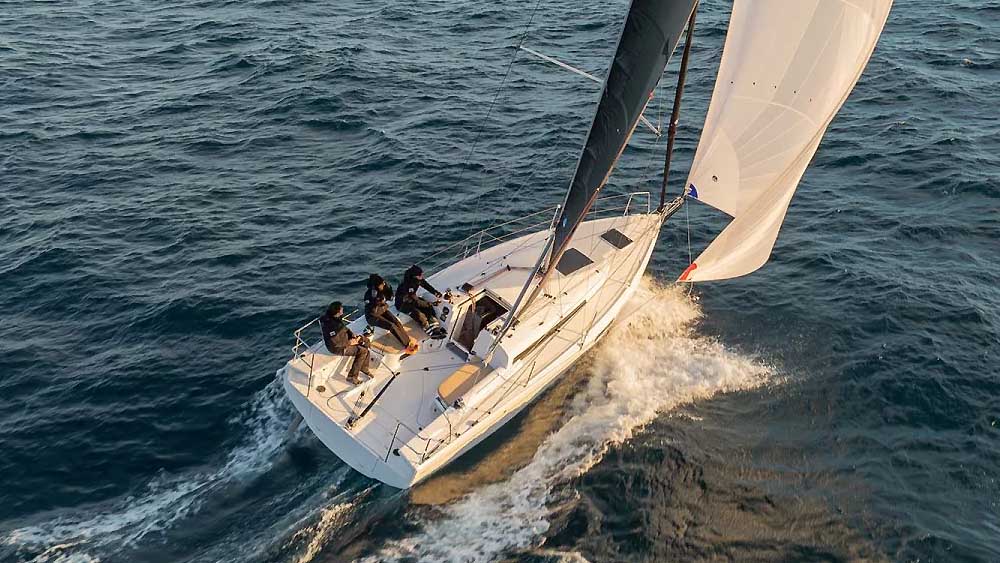 Beneteau First 30, making the pleasure of planing simple again