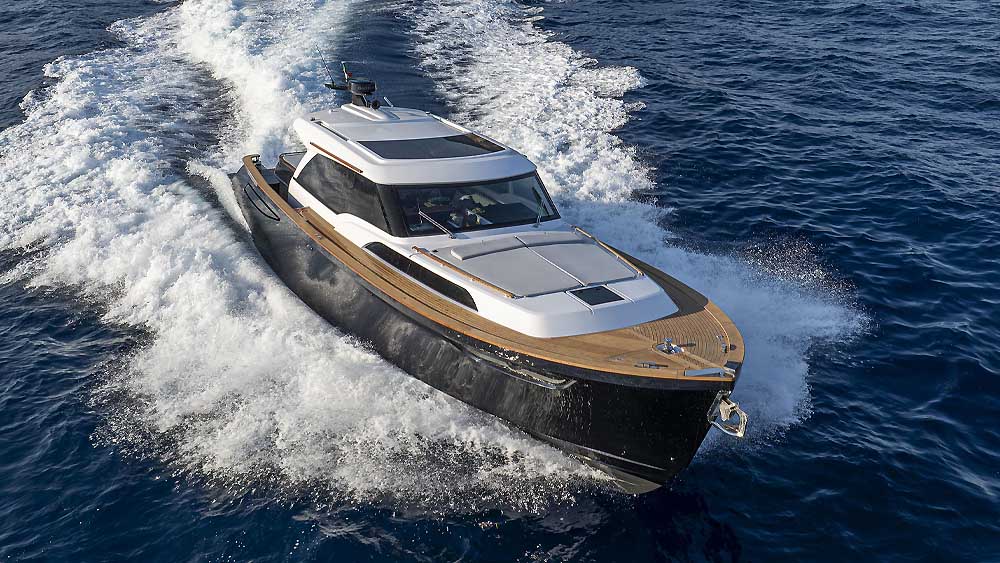 Ad Astra 60, un lobster contempor&aacute;neo pensado para el Mediterr&aacute;neo